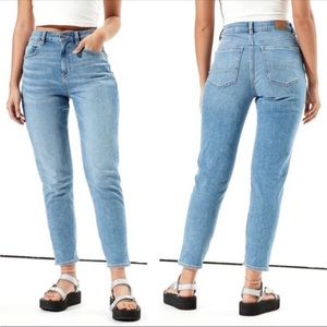 American Eagle Mom Jeans Stretch Denim